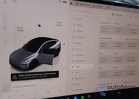 2026 Tesla Model Y Long Range Dual Motor All-Wheel Drive/Long Range Launch Series из США, поврежденный, VIN 7SAYGDEE6TA388853